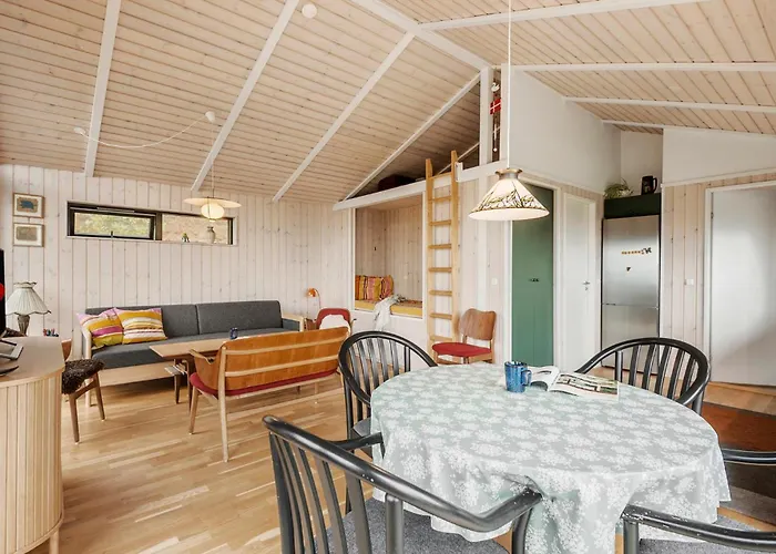 1 Bedroom Stunning In V